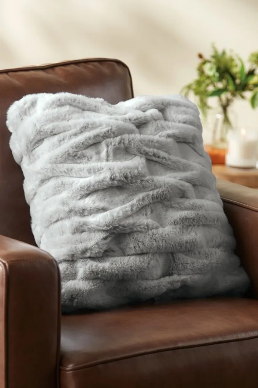 La Parisienne Faux Fur Pillow<Soft Surroundings Fashion