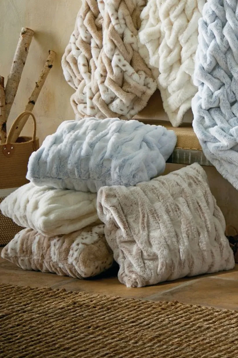 La Parisienne Faux Fur Pillow<Soft Surroundings Fashion