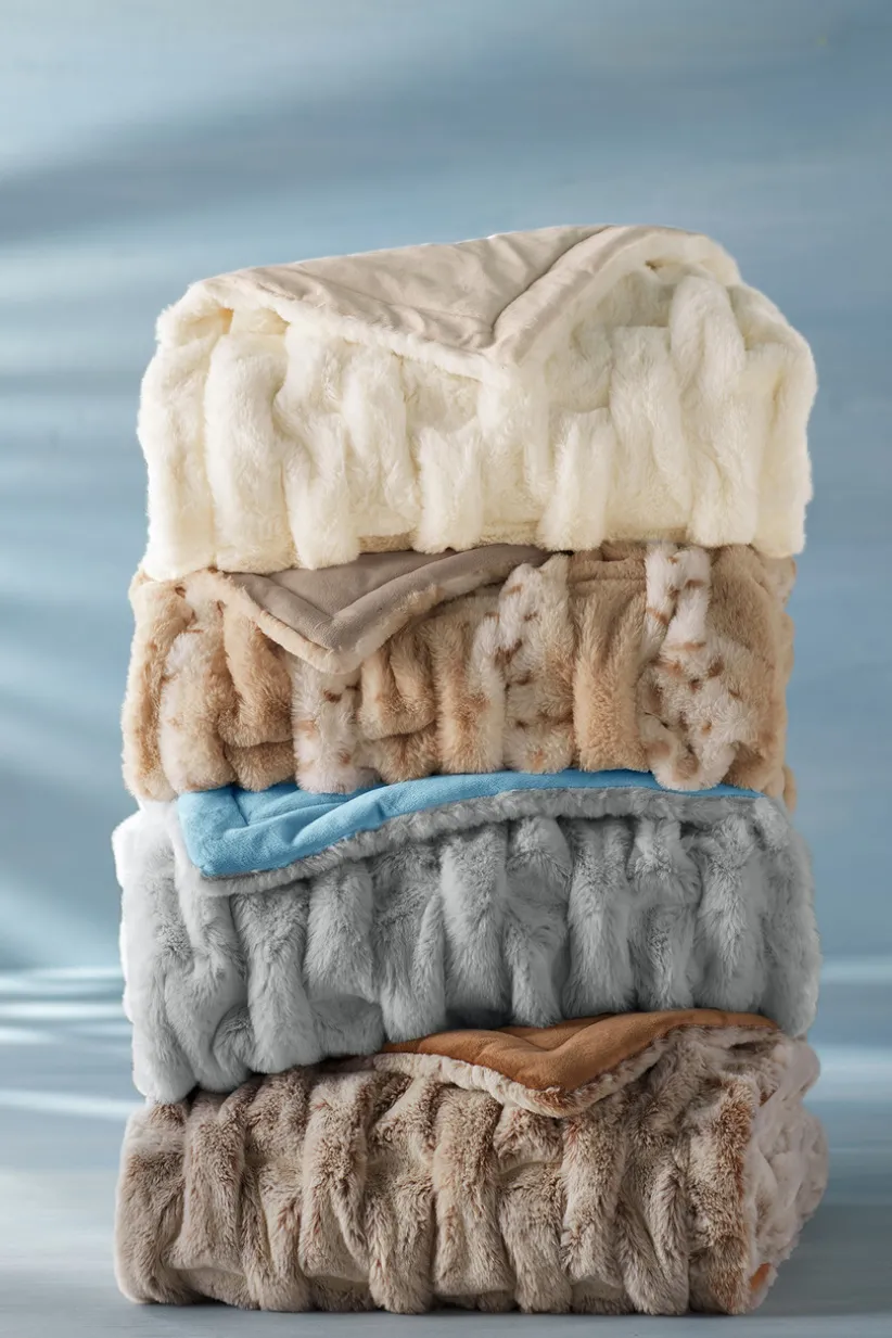 La Parisienne Faux Fur Throw<Soft Surroundings New