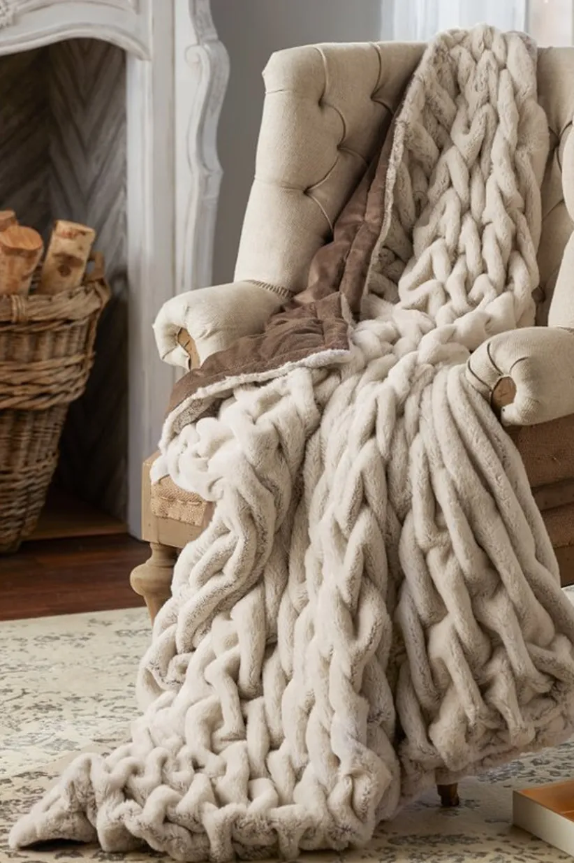 La Parisienne Faux Fur Throw<Soft Surroundings New