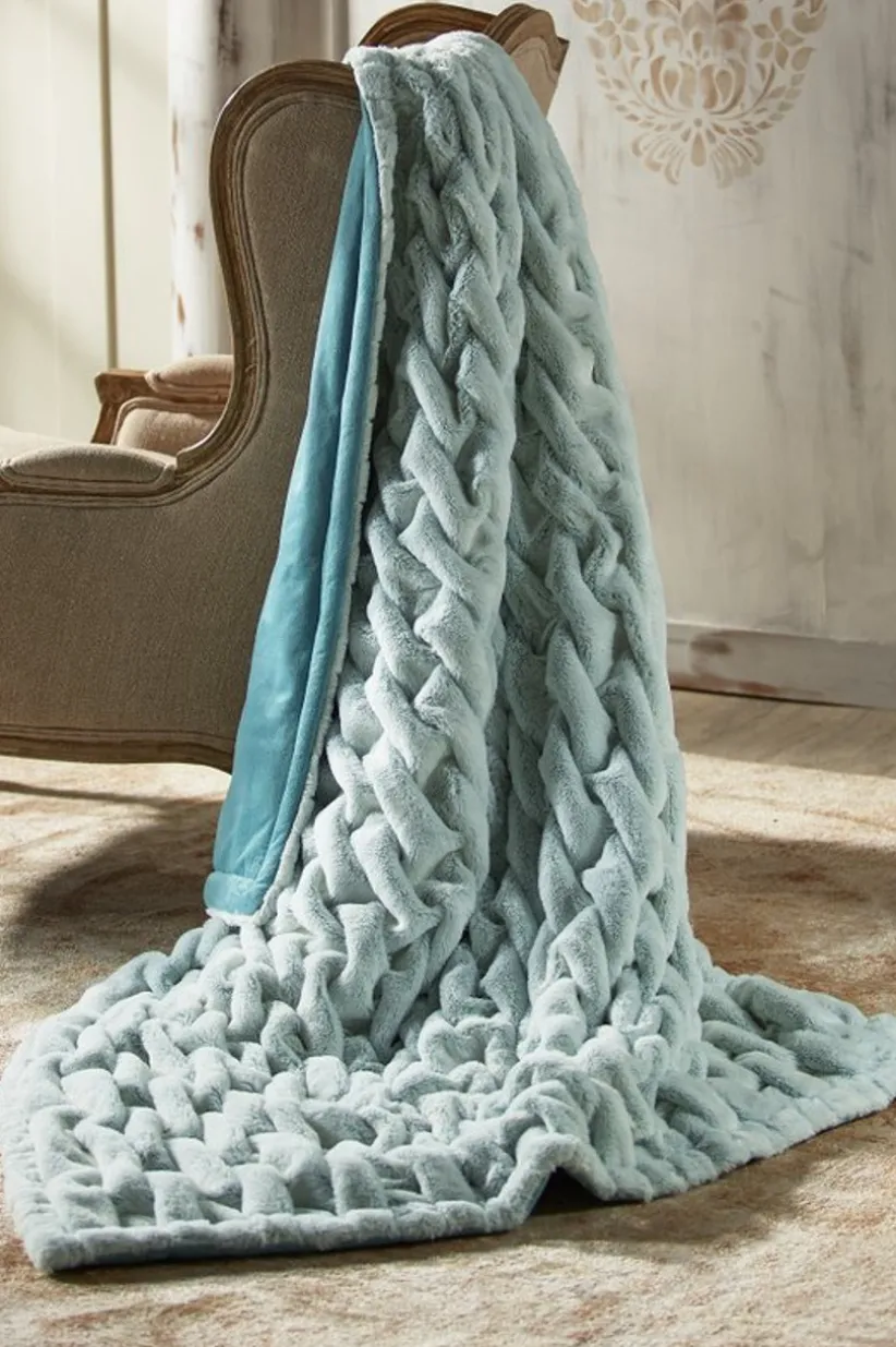 La Parisienne Faux Fur Throw<Soft Surroundings New