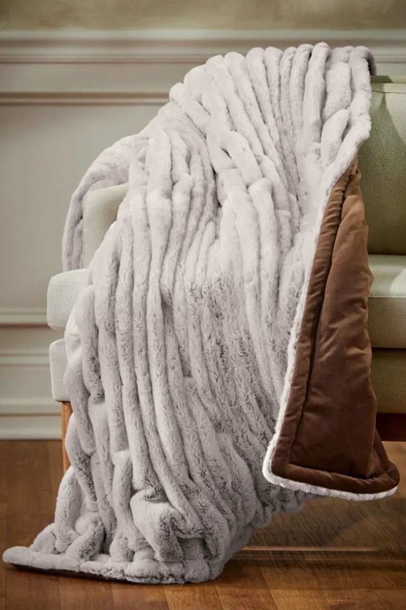 La Parisienne Faux Fur Throw<Soft Surroundings New