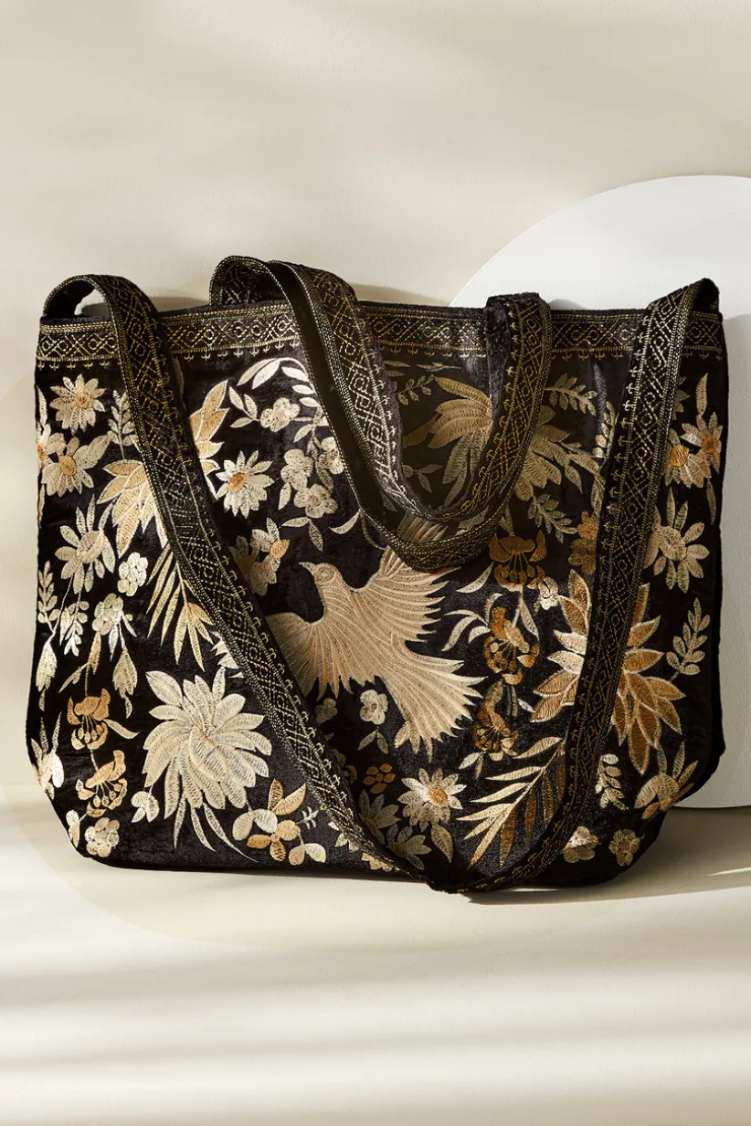 Lenora Embroidered Tote<Soft Surroundings Hot