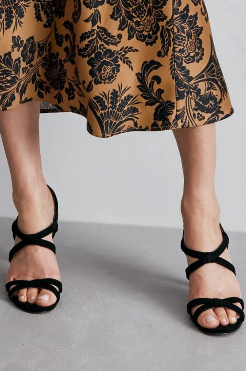 Pelle Moda Wayve Strappy Sandal<Soft Surroundings Online